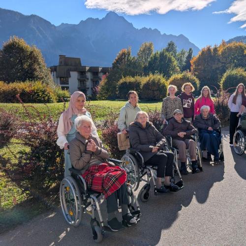 Spaziergang Wohn- und Pflegeheim1